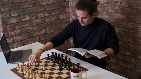 S­a­t­r­a­n­ç­ ­U­s­t­a­s­ı­ ­R­ö­v­a­n­ş­ ­M­a­ç­ı­ ­İ­s­t­i­f­a­y­l­a­ ­S­o­n­a­ ­E­r­d­i­